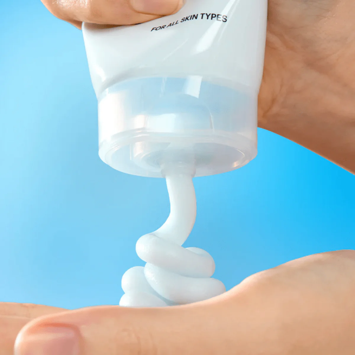 DIVE-IN Low Molecular Hyaluronic Acid Cleansing Foam [150ml] - Image 5