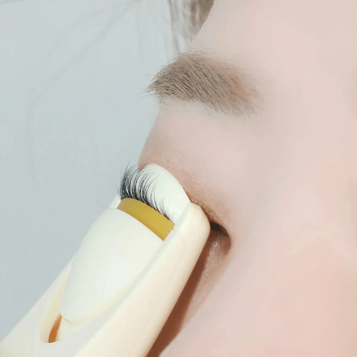 Easy Curling Heating Eyelash Curler USB Type - Image 2