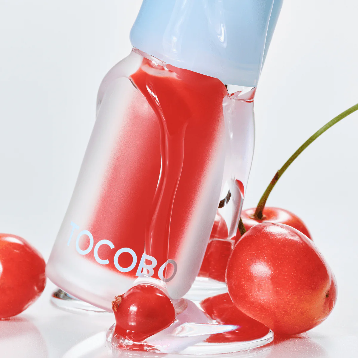 Juicy Berry Plumping Lip Oil - Image 10