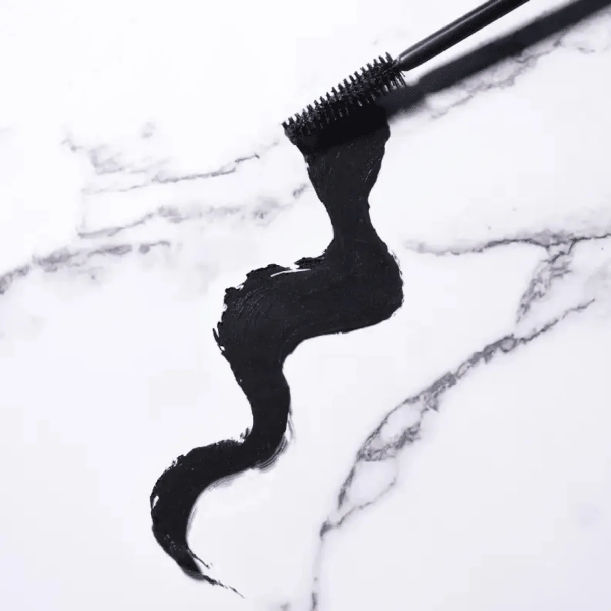 Lash Hero Tubing Mascara - Image 3