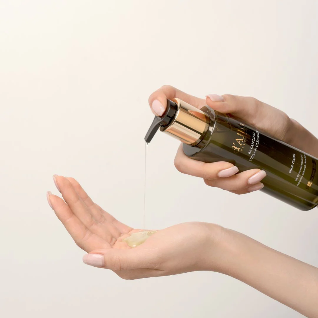 Mild Skin Balancing Vegan Cleanser 200ml - Image 4