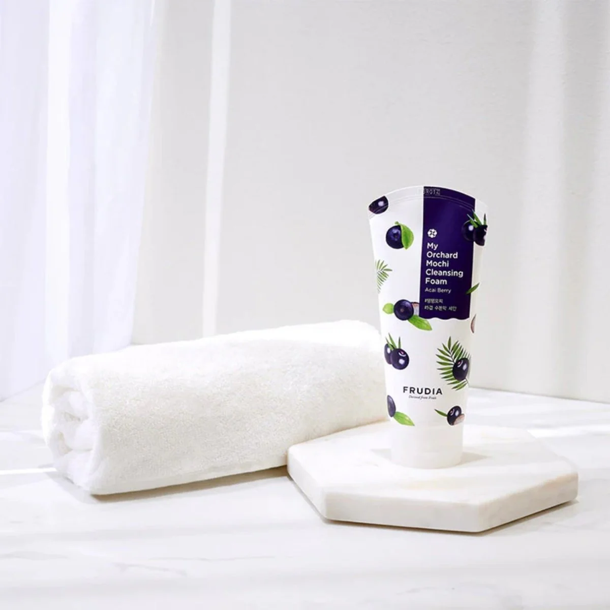 My Orchard Acai Berry Cleansing Foam 120g - Image 3