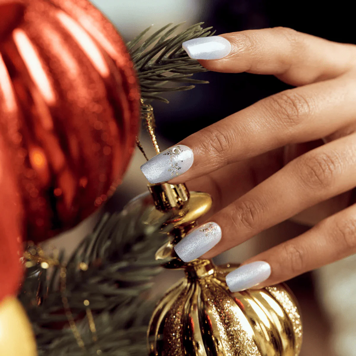 Semi-Cured Gel Nail - N Let It Snow - Image 3
