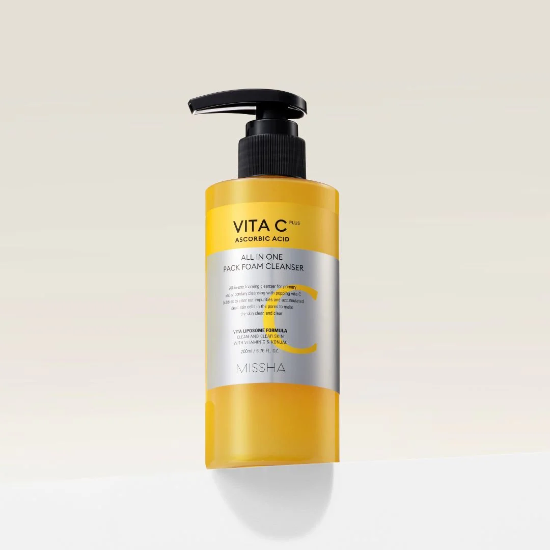 Vita C Plus All In One Pack Foam Cleanser 200ml - Image 3